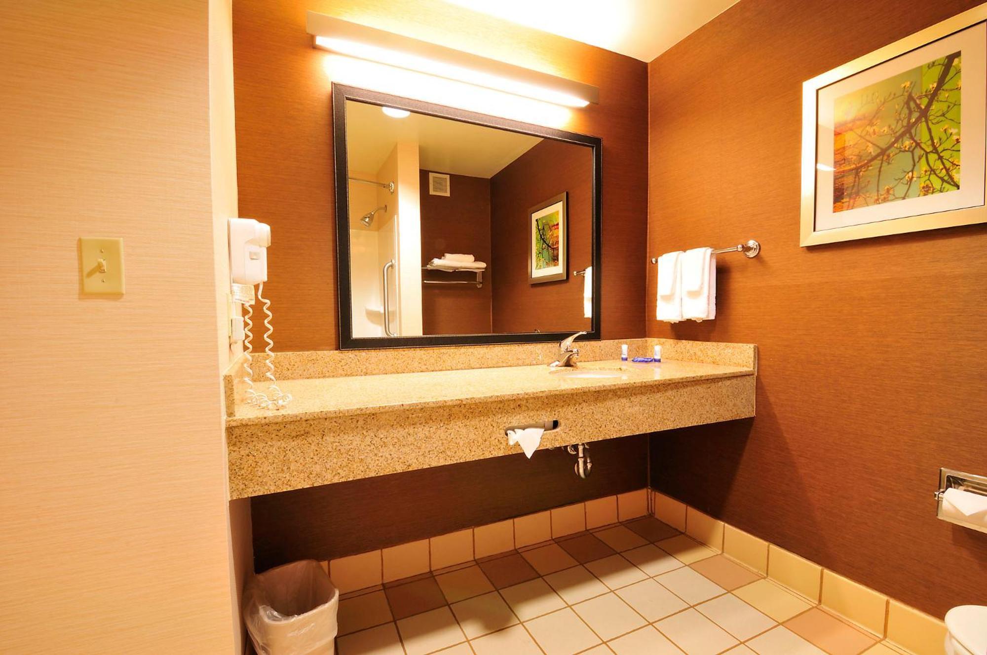 Fairfield & By Marriott Hotel 3*