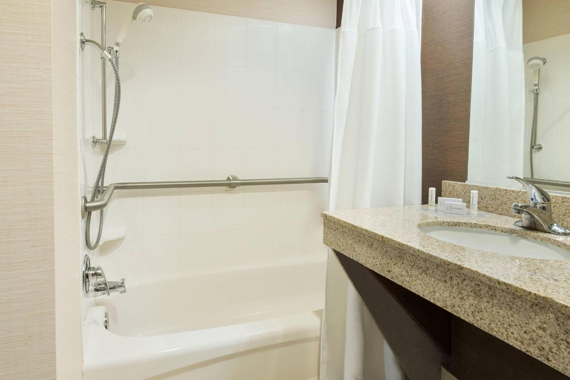 Fairfield & By Marriott Hotel 3*