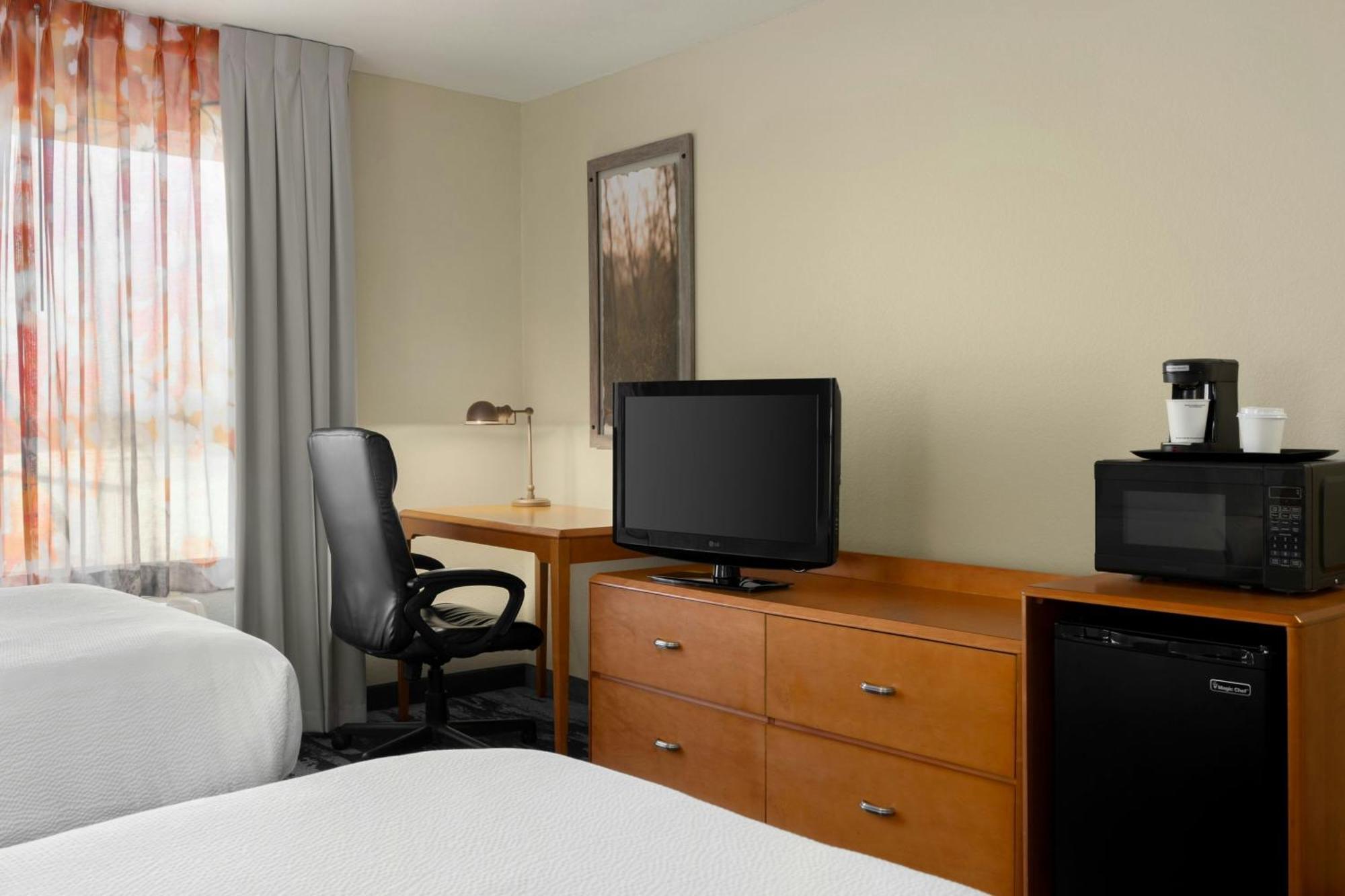 Hotel Fairfield & By Marriott