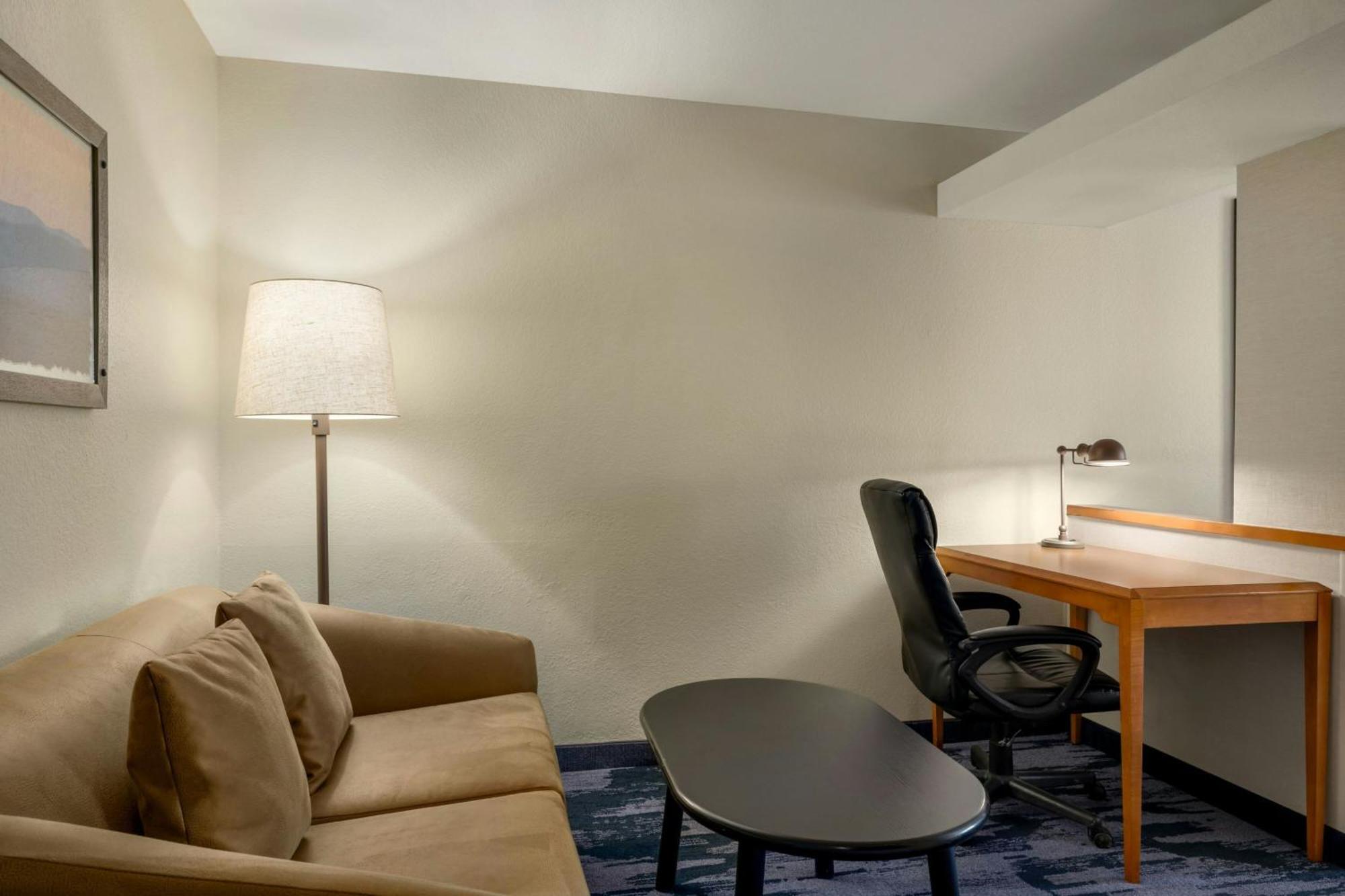 Fairfield & By Marriott